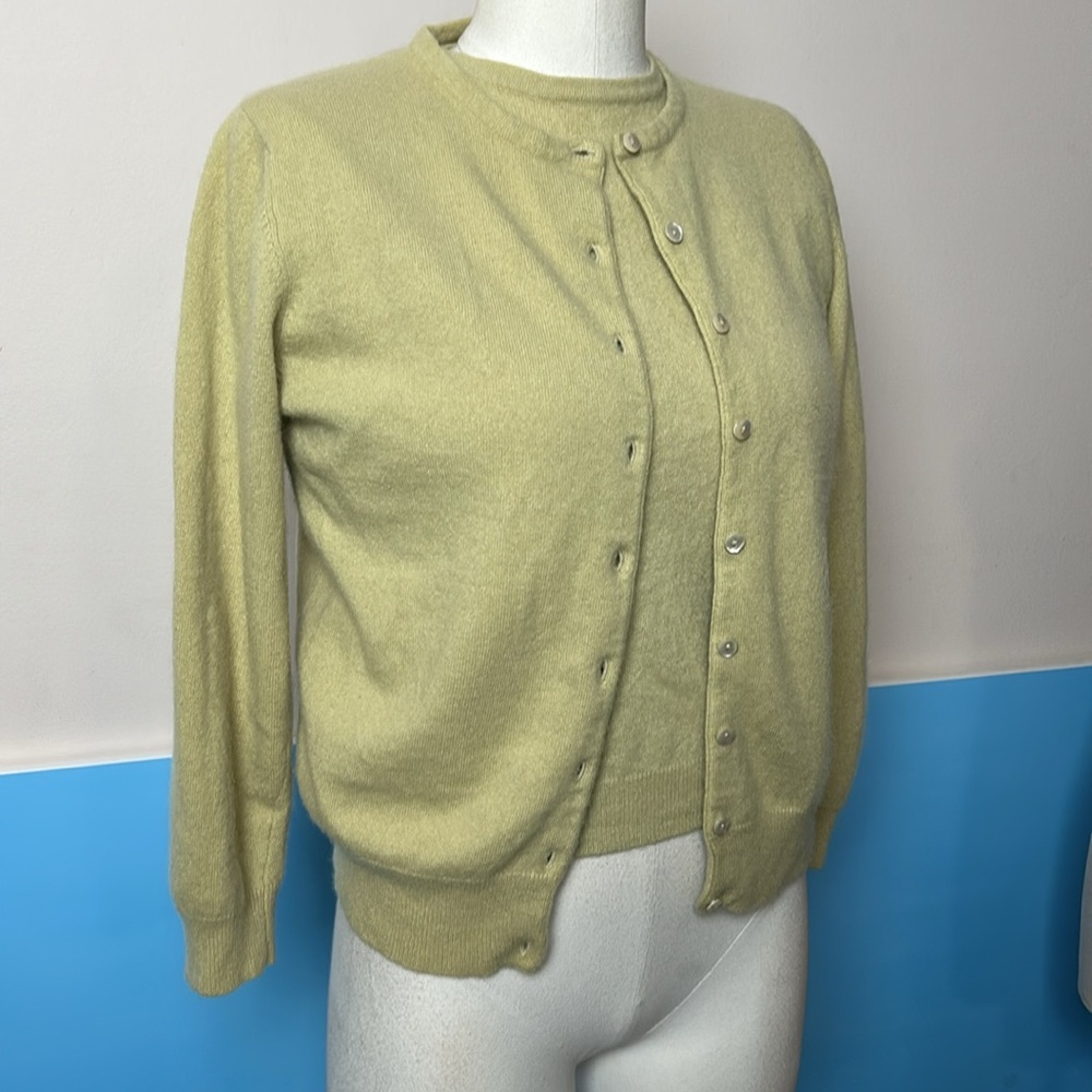 Sutton Studio Light Green Cashmere Twinset - Picture 3 of 15